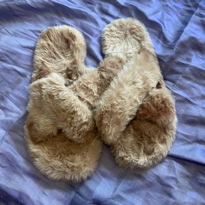 Fluffy House Slippers NWT